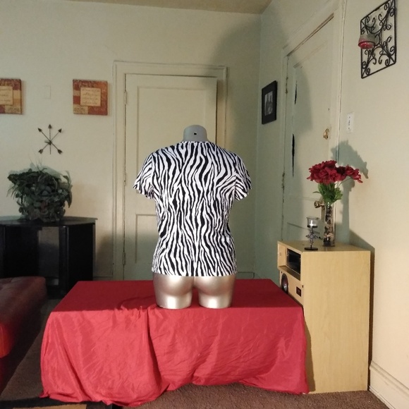 Top - Picture 3 of 3